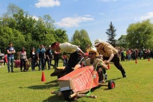 Construction de voiture en carton